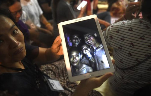 Los niños atrapados en una cueva en Tailandia se encuentran “sanos y salvos” Los niños atrapados en una cueva en Tailandia se encuentran “sanos y salvos”